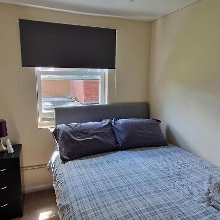 Maidstone Heights III - 1 Bedroom In Maidstone! Eksteriør billede
