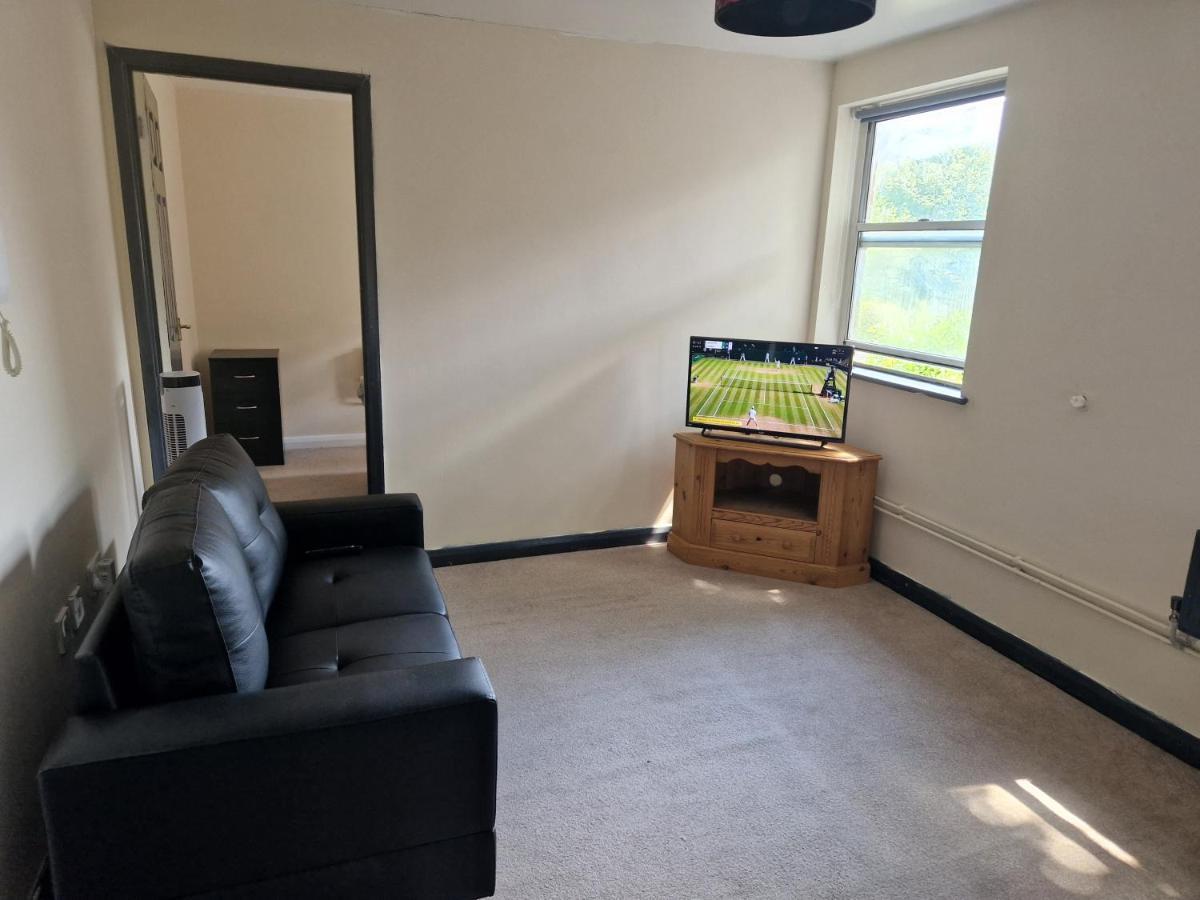 Maidstone Heights III - 1 Bedroom In Maidstone! Eksteriør billede